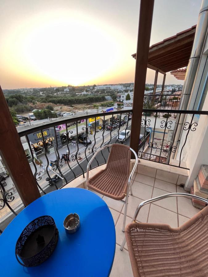 Hersonissos Centre Small Apartment Luaran gambar